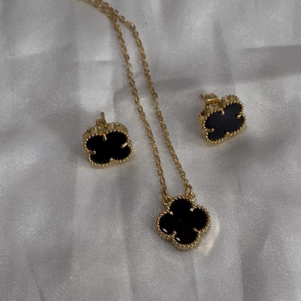 Elegant Black and Gold Jewelry Set
